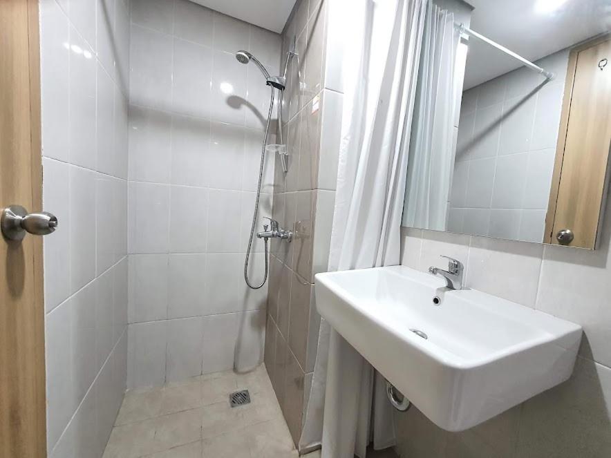 Padina Suites Tangerang Zimmer foto